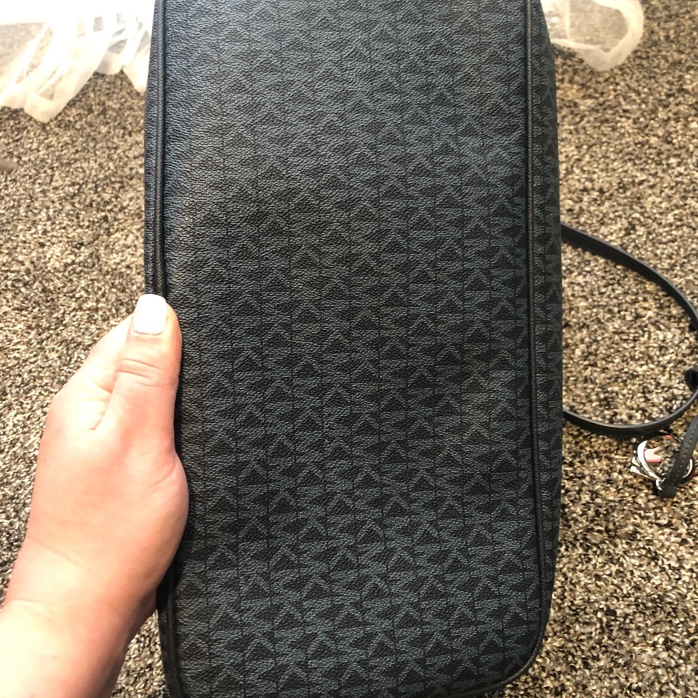 Michael Kors Tote Bundle - Picture 3 of 4